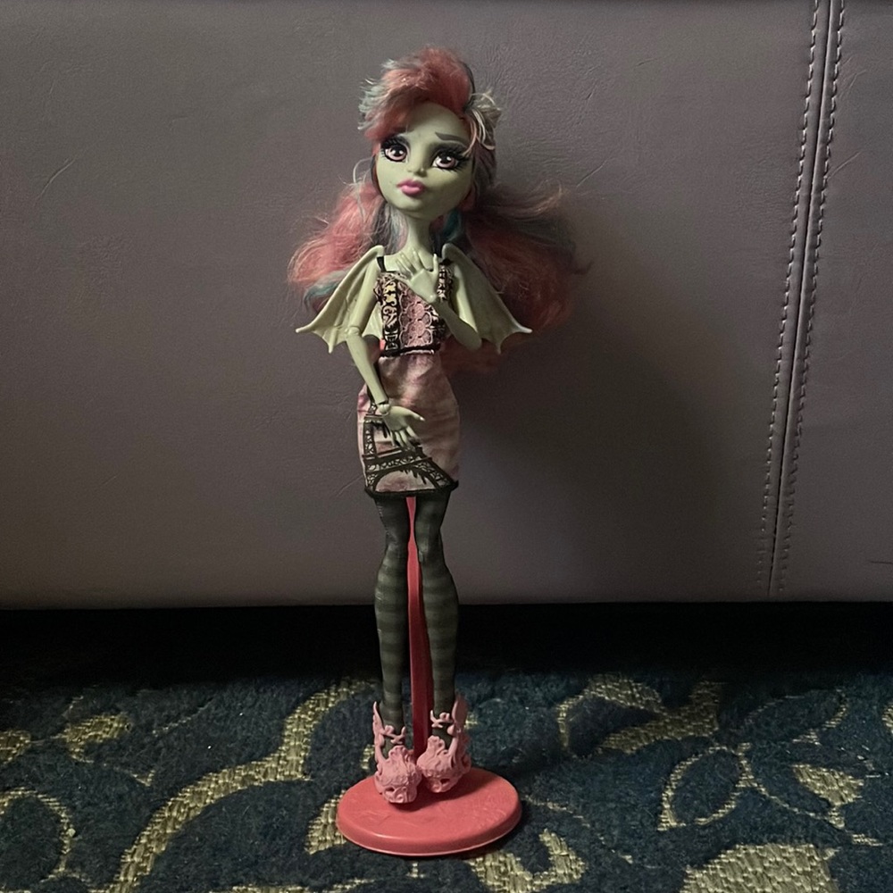 Scaris: city of frights Rochelle Goyle monster high doll